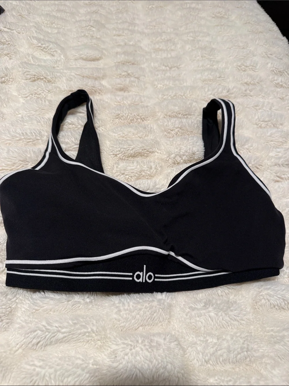 Alo Heart Throb Sports Bra - M